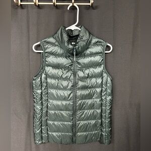 Uniqlo Ultra Light Down Women's Quilted Vest Dark Green